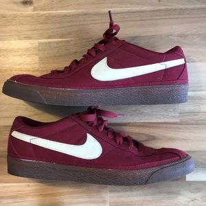 Nike SB - Size 7.5 Men’s (women’s 9)